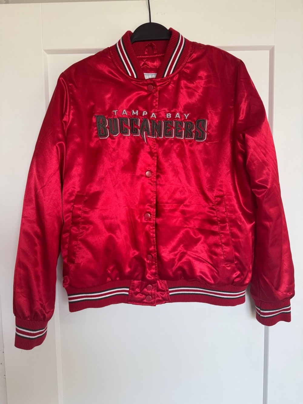 NFL Starter TB Buccaneers Women’s Red Satin Bomber Jacket - XL